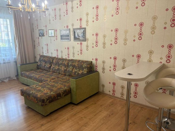 2-комн квартира Конева ул, 8