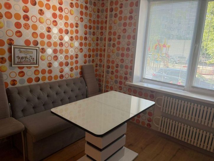 2-комн квартира Конева ул, 8