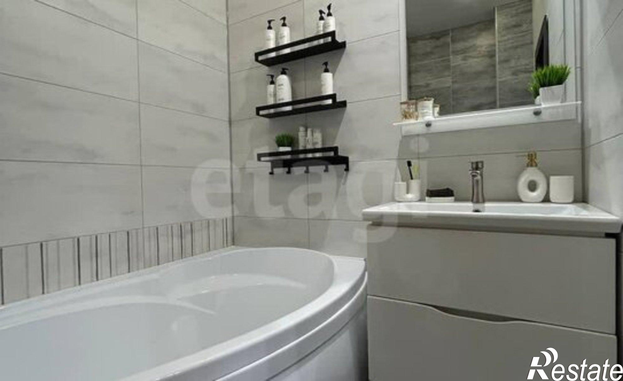 Купить квартиру за 5 700 000 рублей на улица Есенина, 8