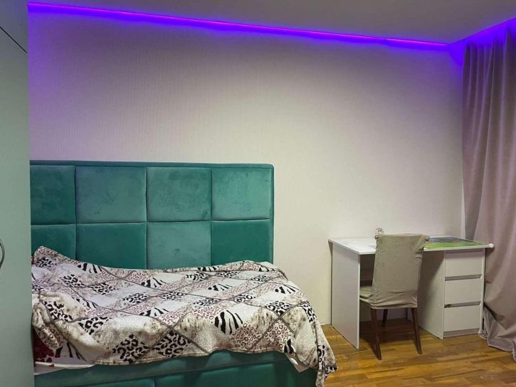 3-комн квартира Славы проспект, 129