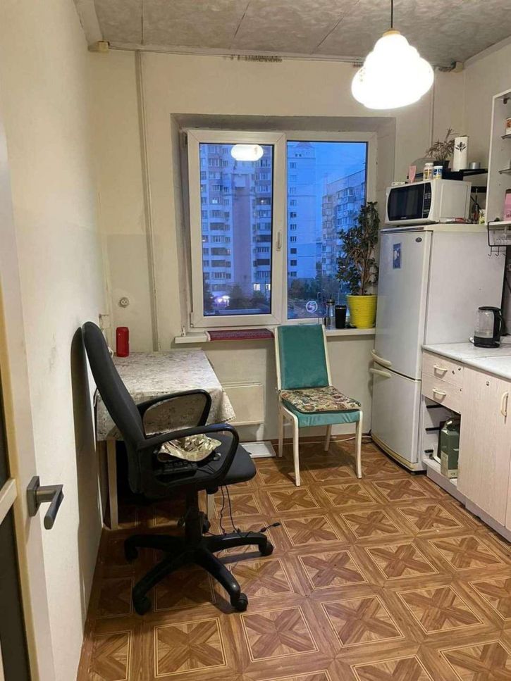 3-комн квартира Славы проспект, 129