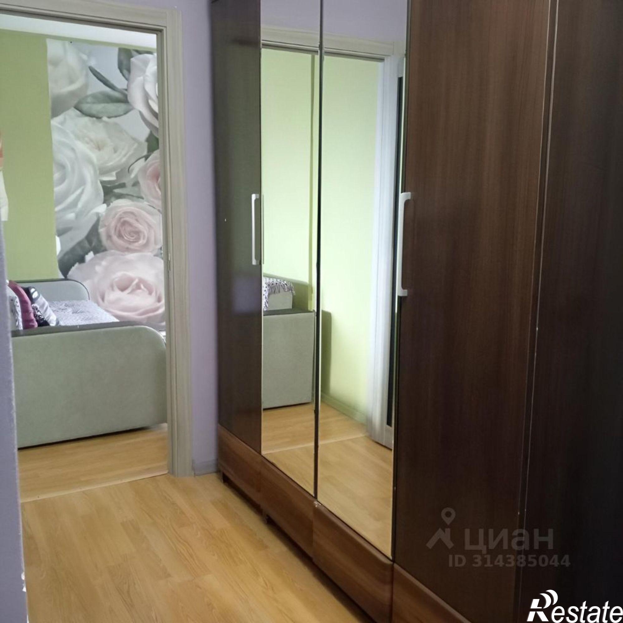 Сдать квартиру за 10 000 рублей на улица Есенина, 52