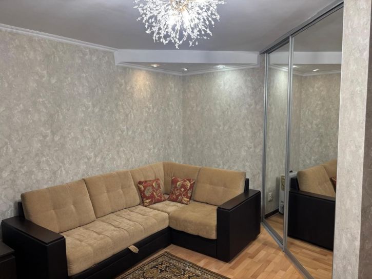 2-комн квартира Маяковского улица, 18