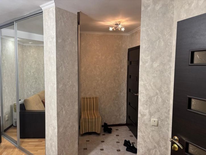 2-комн квартира Маяковского улица, 18