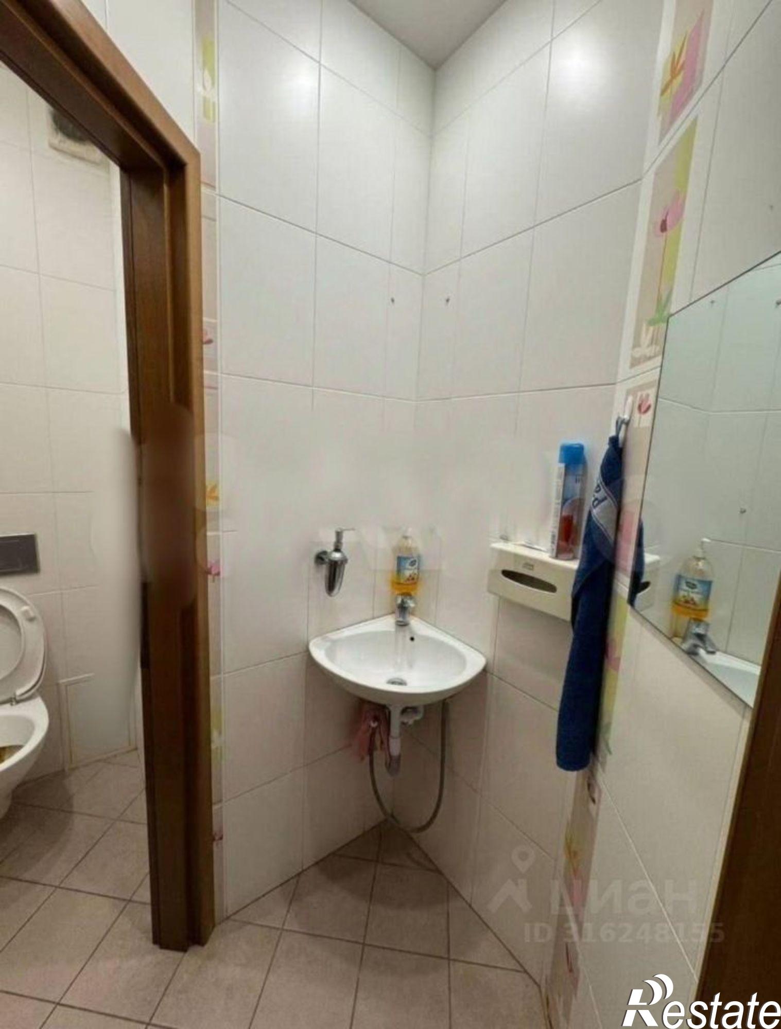 Купить офис, помещение под офис за 6 200 060 рублей на улица Николая Чумичова, 70