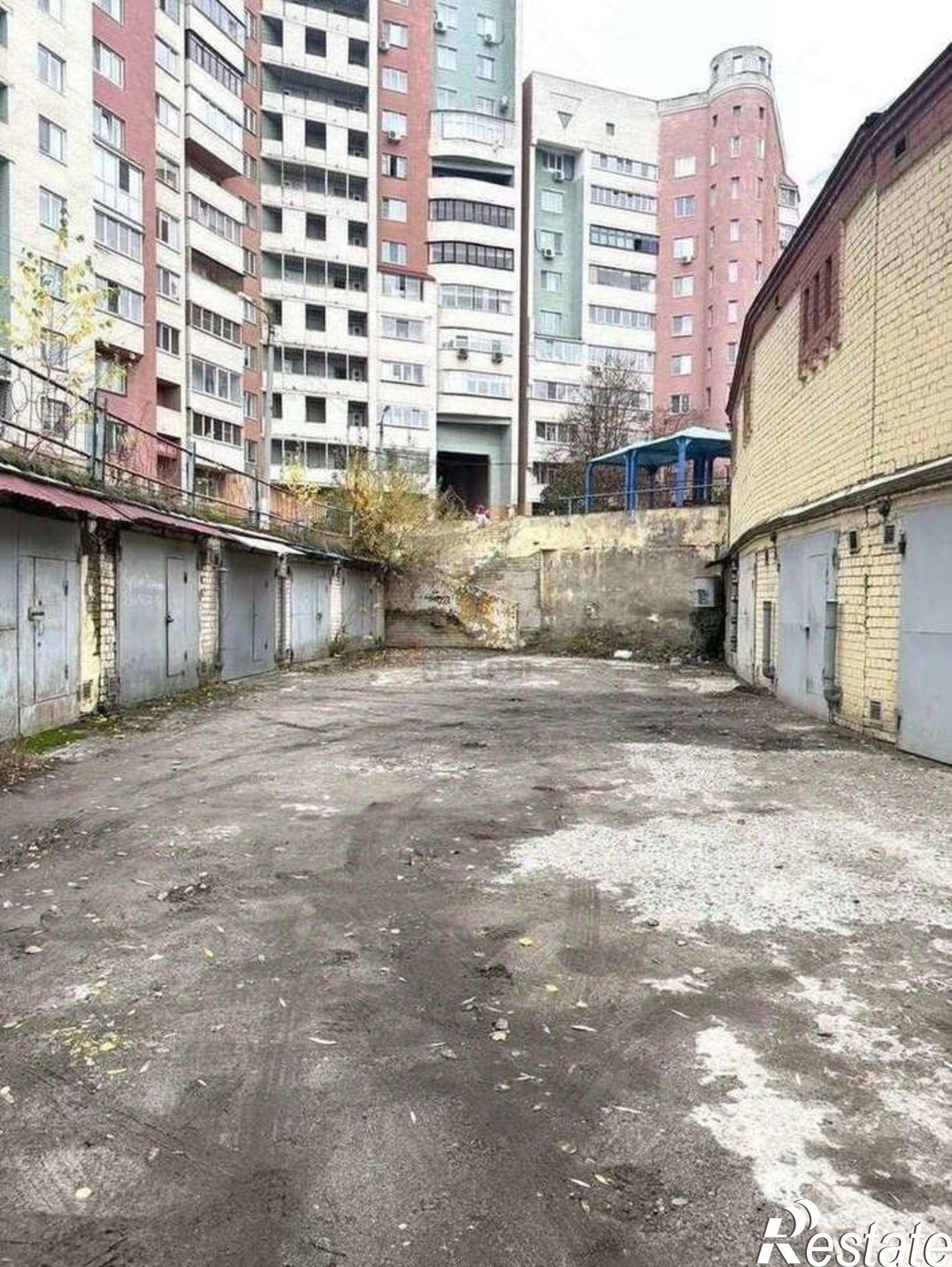 Купить гараж, место в паркинге за 447 672 рублей на улица Губкина, 14А