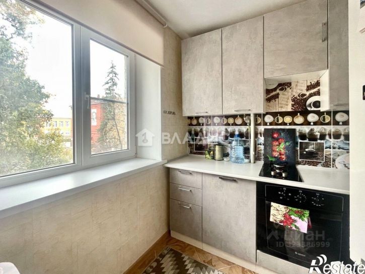 3-комн квартира ул Шершнева, 11,  д. 11