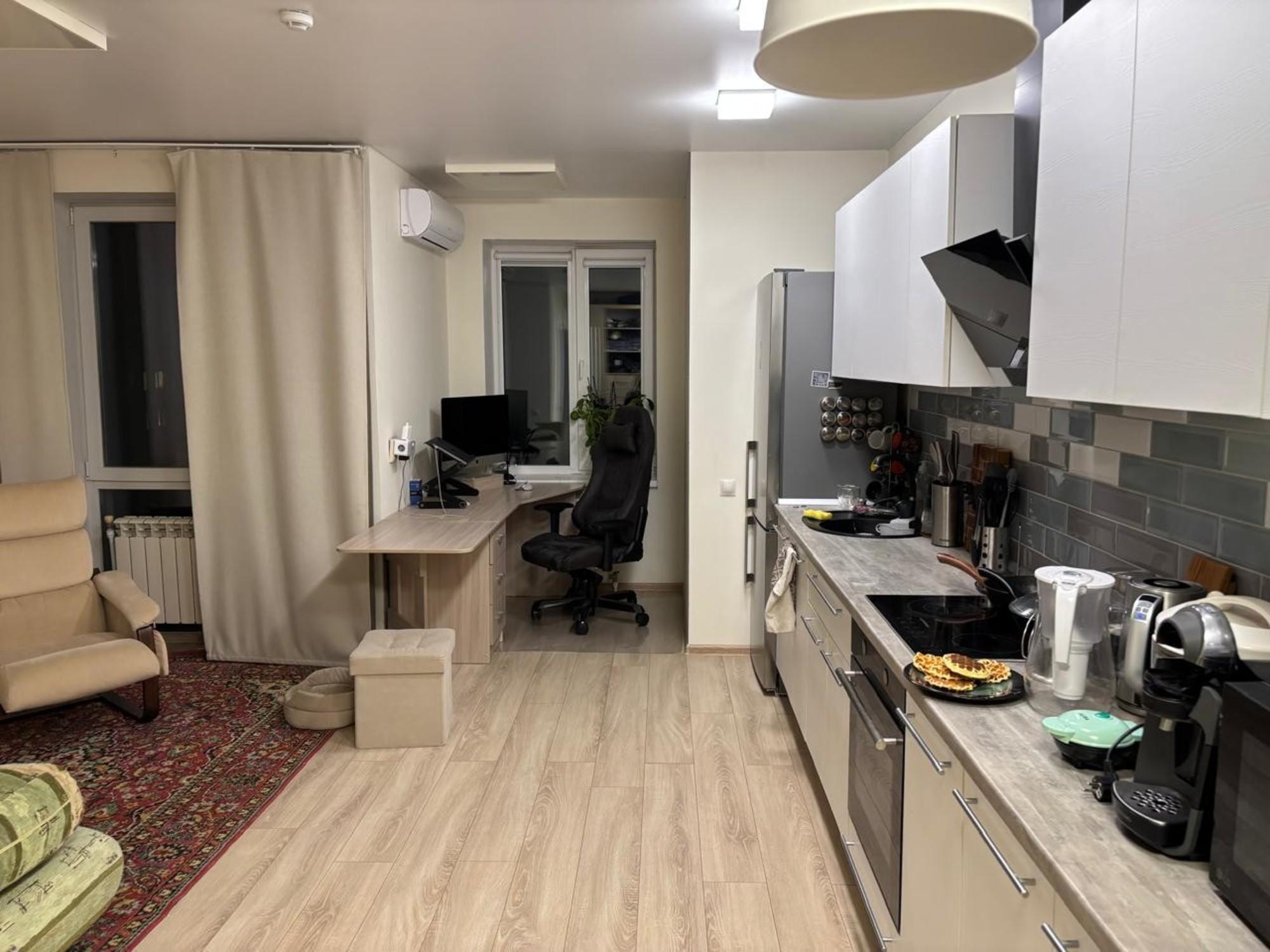 Купить студию за 3 890 000 рублей на Семейная улица, 13