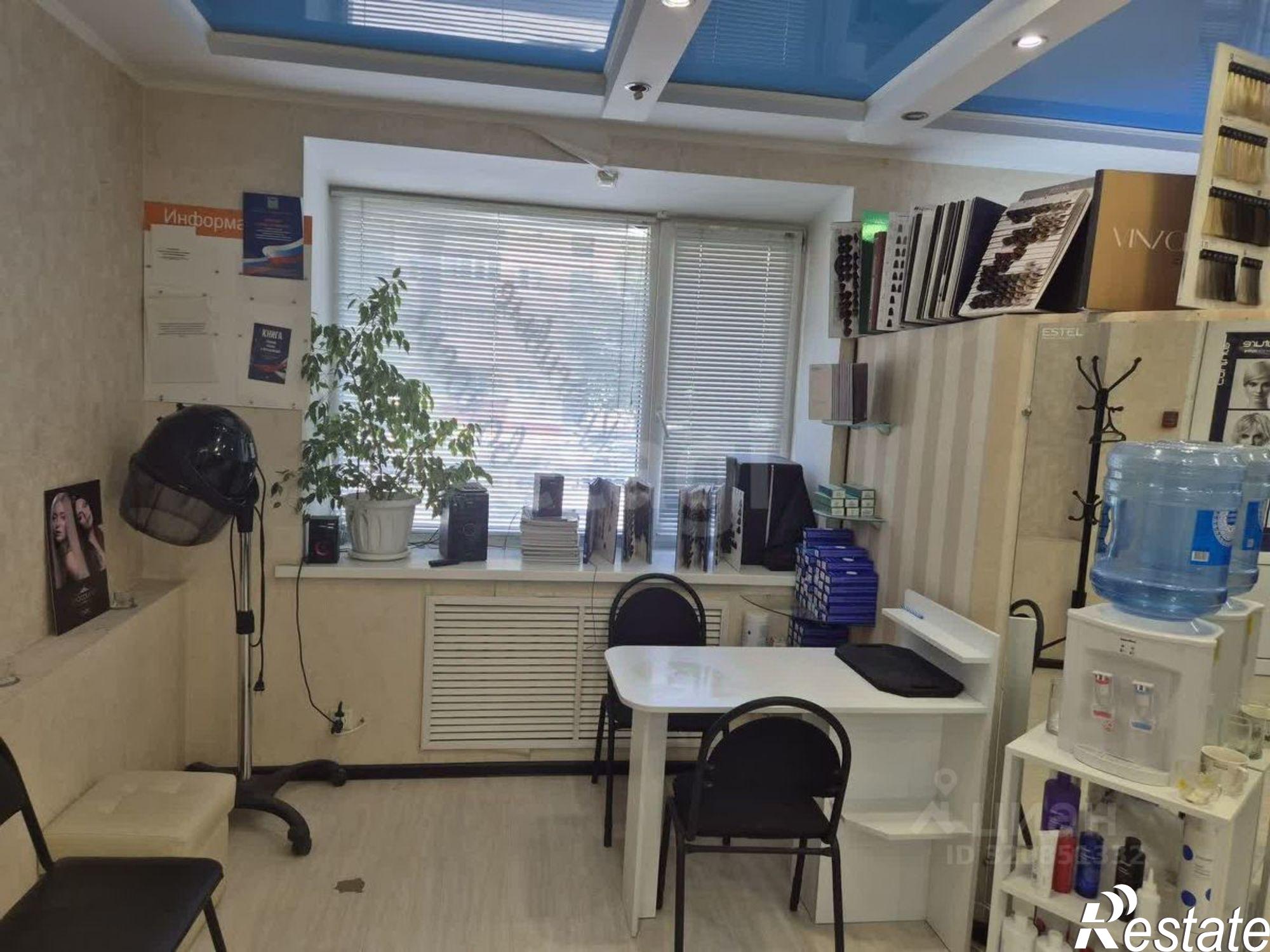 Купить офис, помещение под офис за 4 990 000 рублей на проспект Славы, 40