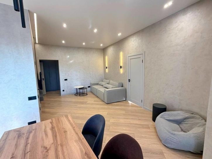 3-комн квартира Попова улица, 58