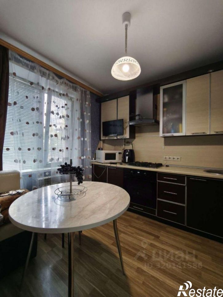 3-комн квартира улица Конева, 21,  д. 21