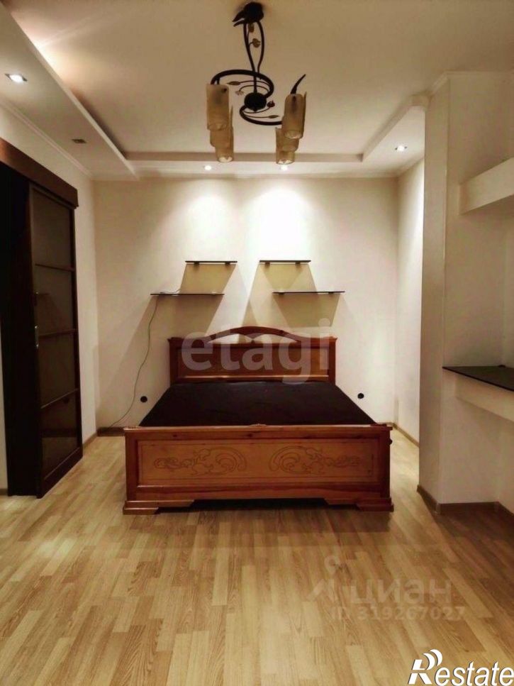 3-комн квартира улица 60 лет Октября, 2Б,  д. 2Б