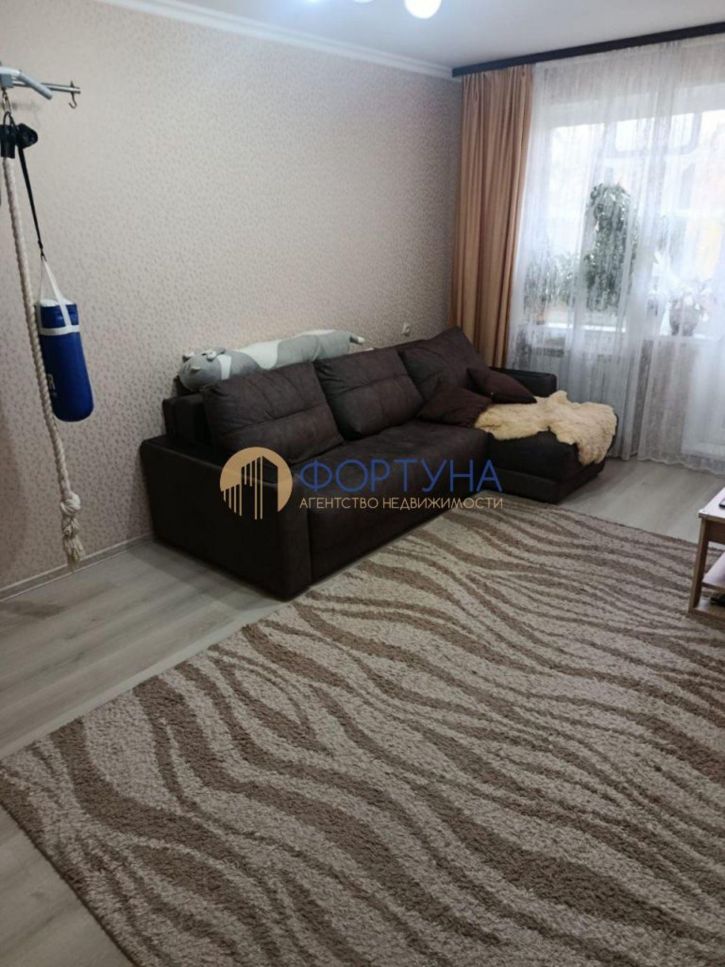 2-комн квартира Костюкова ул, 25