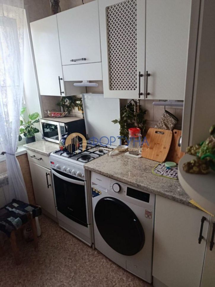 2-комн квартира Костюкова ул, 25