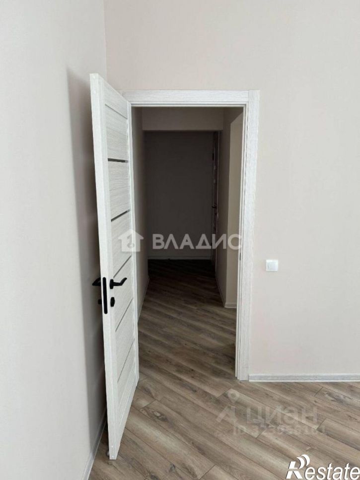 3-комн квартира пр-кт Славы, 4,  д. 4