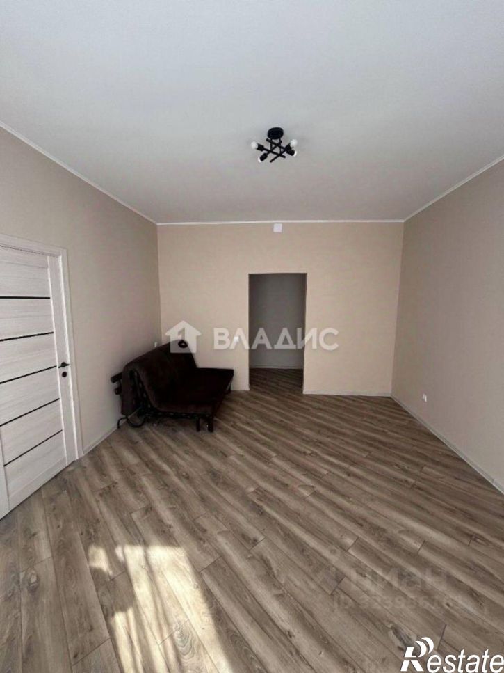 3-комн квартира пр-кт Славы, 4,  д. 4