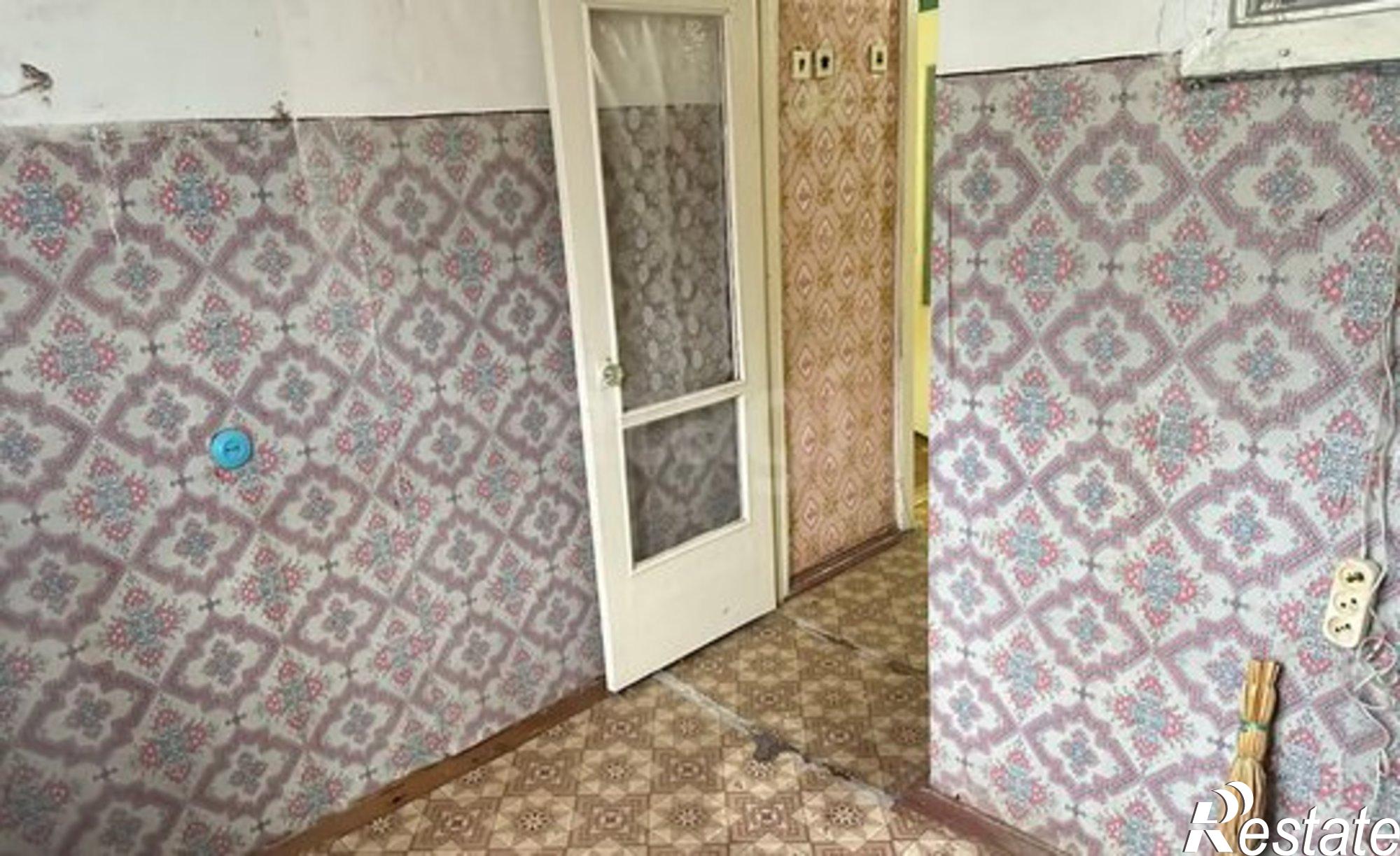 Купить квартиру за 3 300 000 рублей на пр-кт Б.Хмельницкого, 142