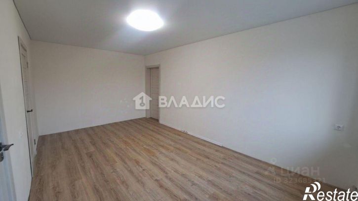 3-комн квартира ул Комарова, 1,  д. 1