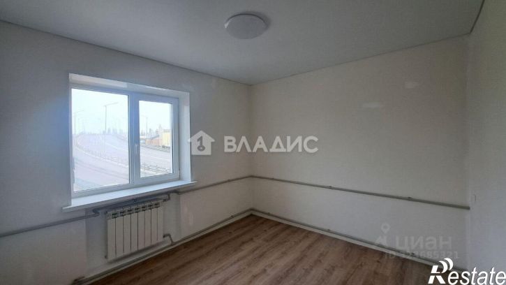 3-комн квартира ул Комарова, 1,  д. 1