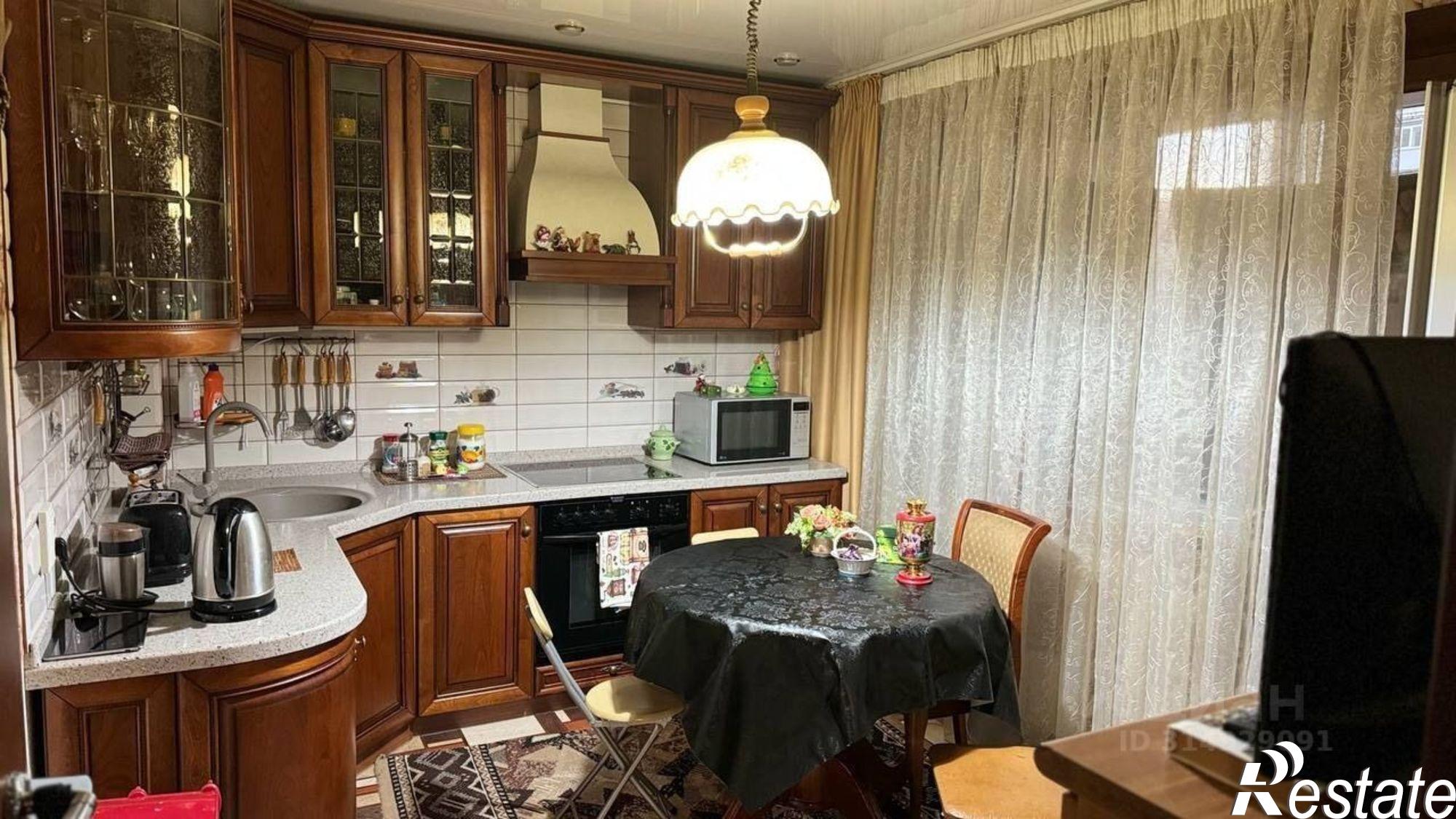 Купить квартиру за 9 990 000 рублей на ул Костюкова, 34