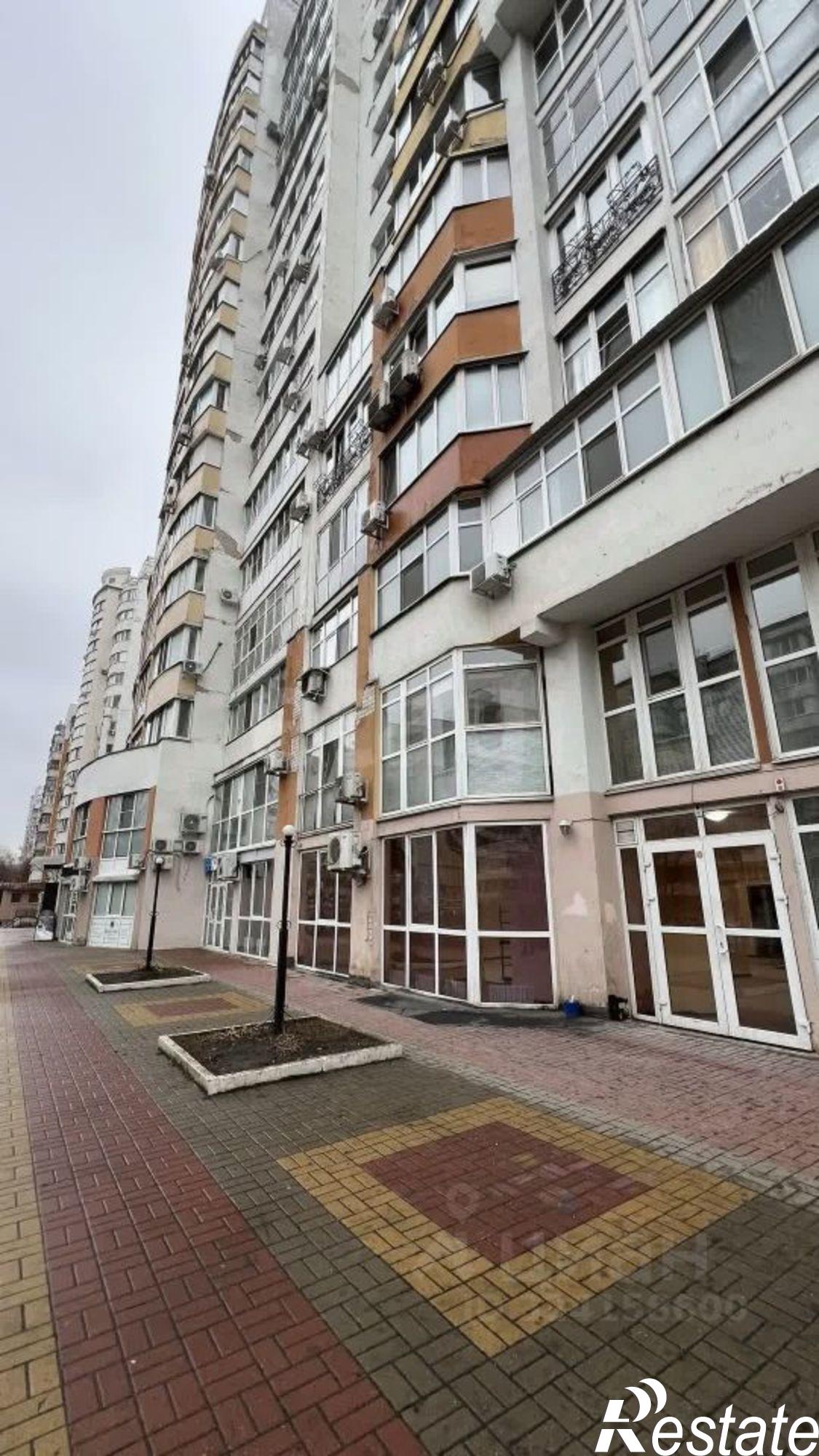 Купить торговое помещение за 15 989 200 рублей на ул Победы, 165