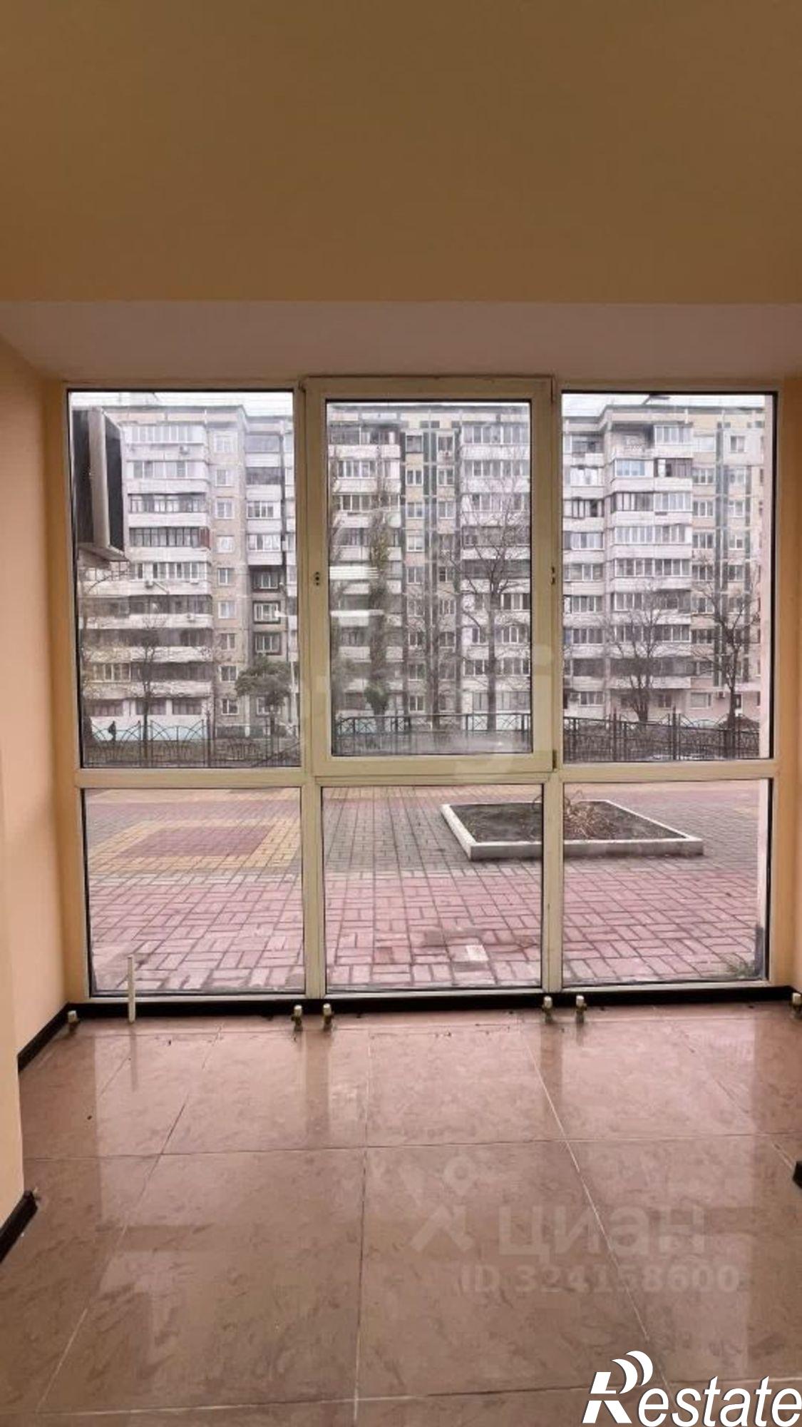 Купить торговое помещение за 15 989 200 рублей на ул Победы, 165