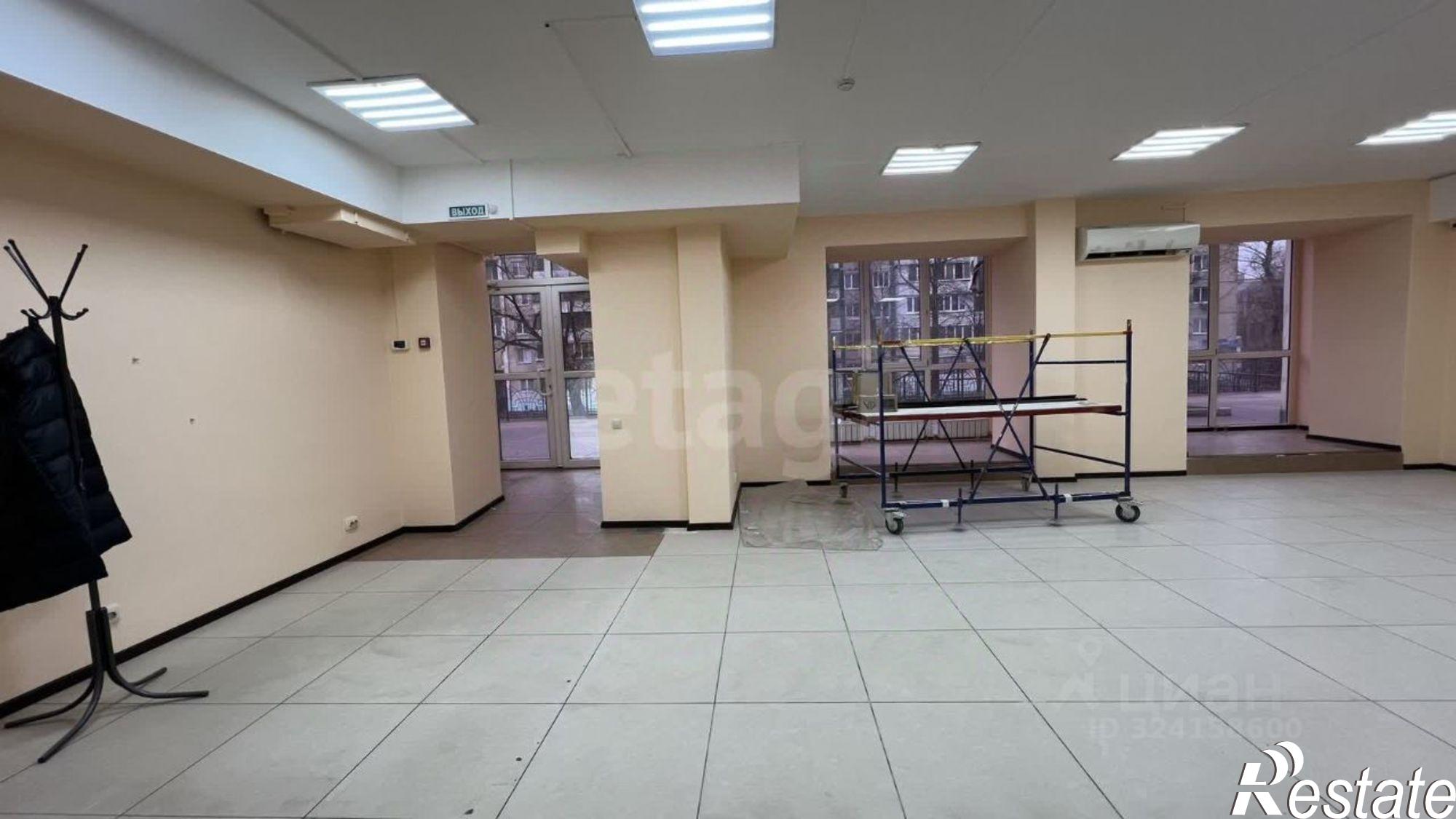 Купить торговое помещение за 15 989 200 рублей на ул Победы, 165