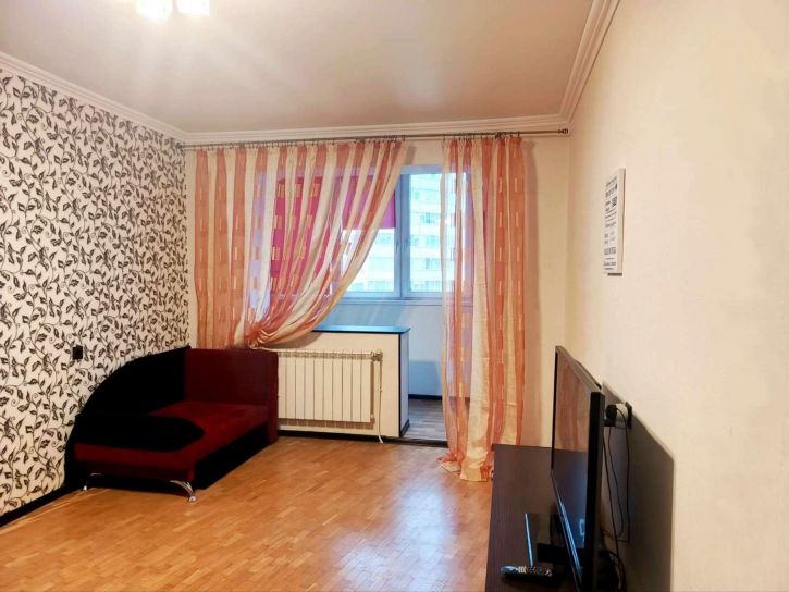 1-комн квартира Есенина улица, 48