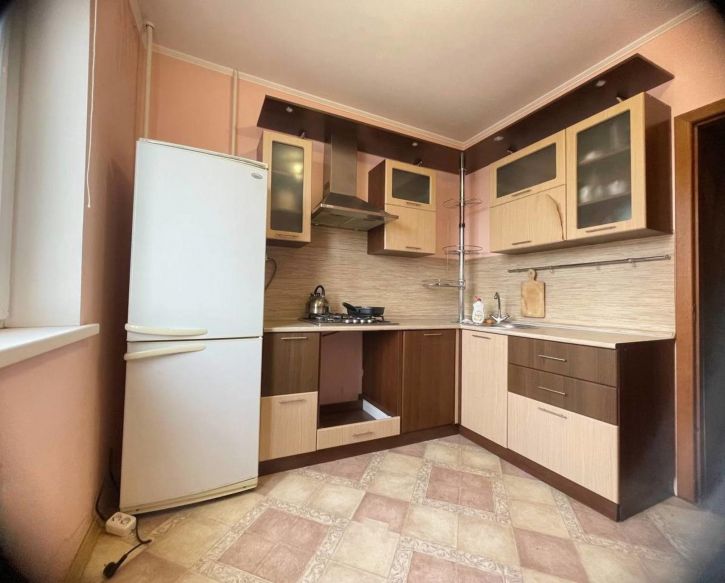 2-комн квартира Спортивная улица, 10