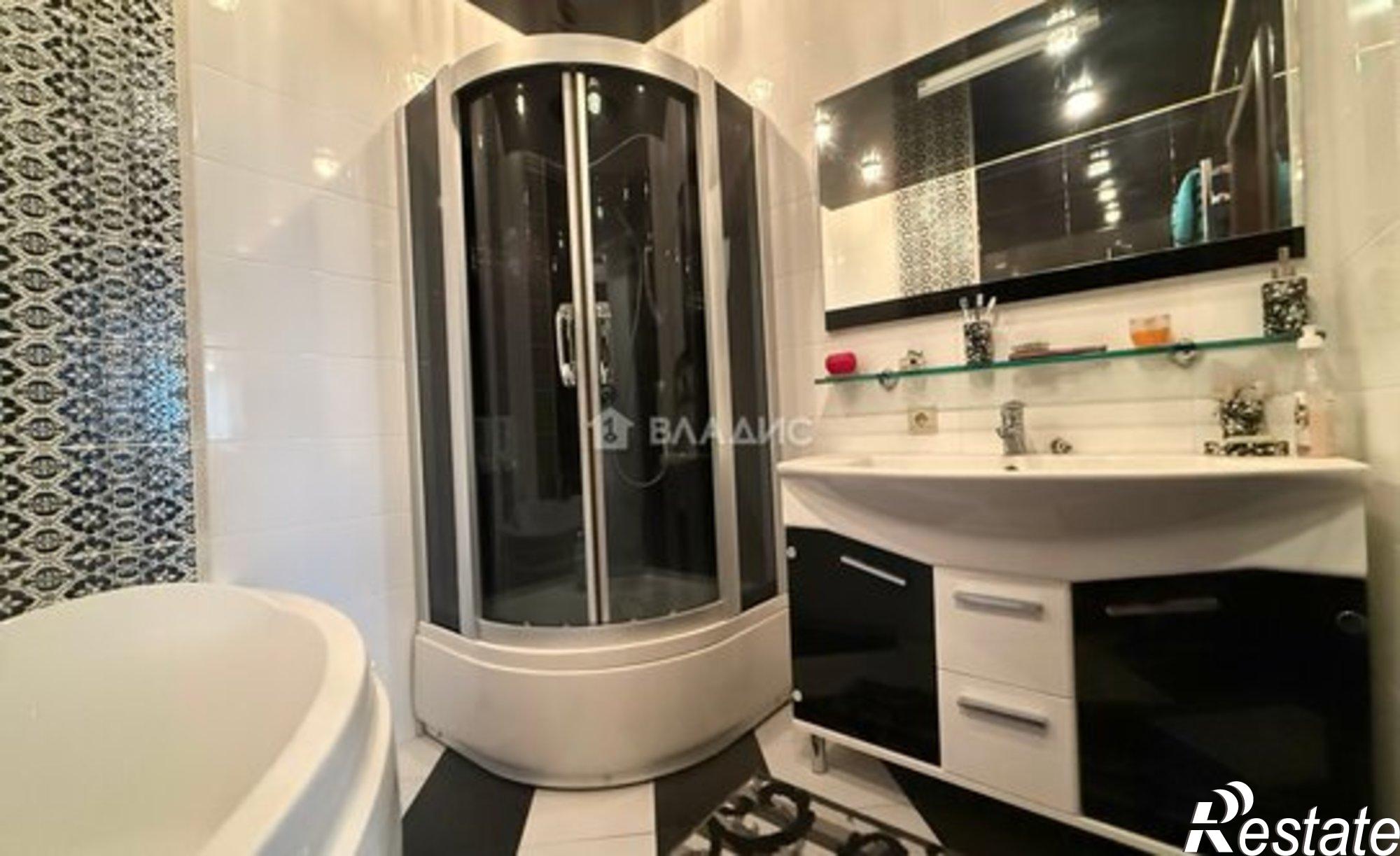 Купить квартиру за 13 100 000 рублей на ул Костюкова, 36в