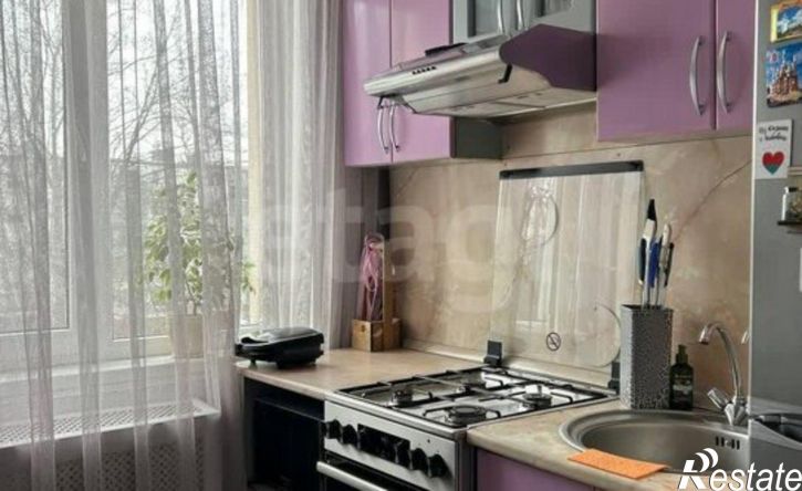 3-комн квартира ул Костюкова, 8,  д. 8