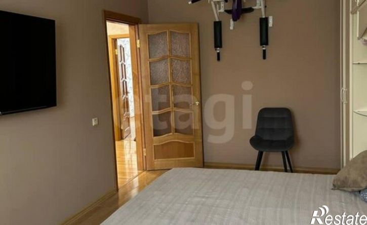 3-комн квартира ул Костюкова, 8,  д. 8