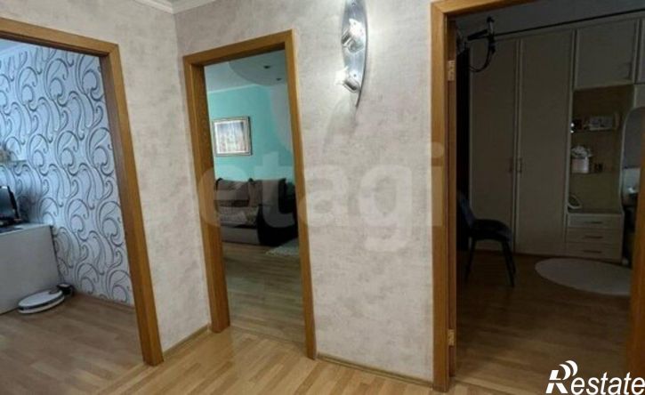 3-комн квартира ул Костюкова, 8,  д. 8