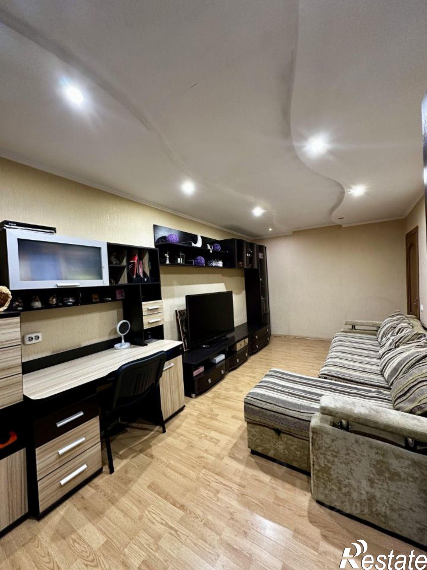 Купить квартиру за 4 500 000 рублей на пр-кт Б.Хмельницкого, 150