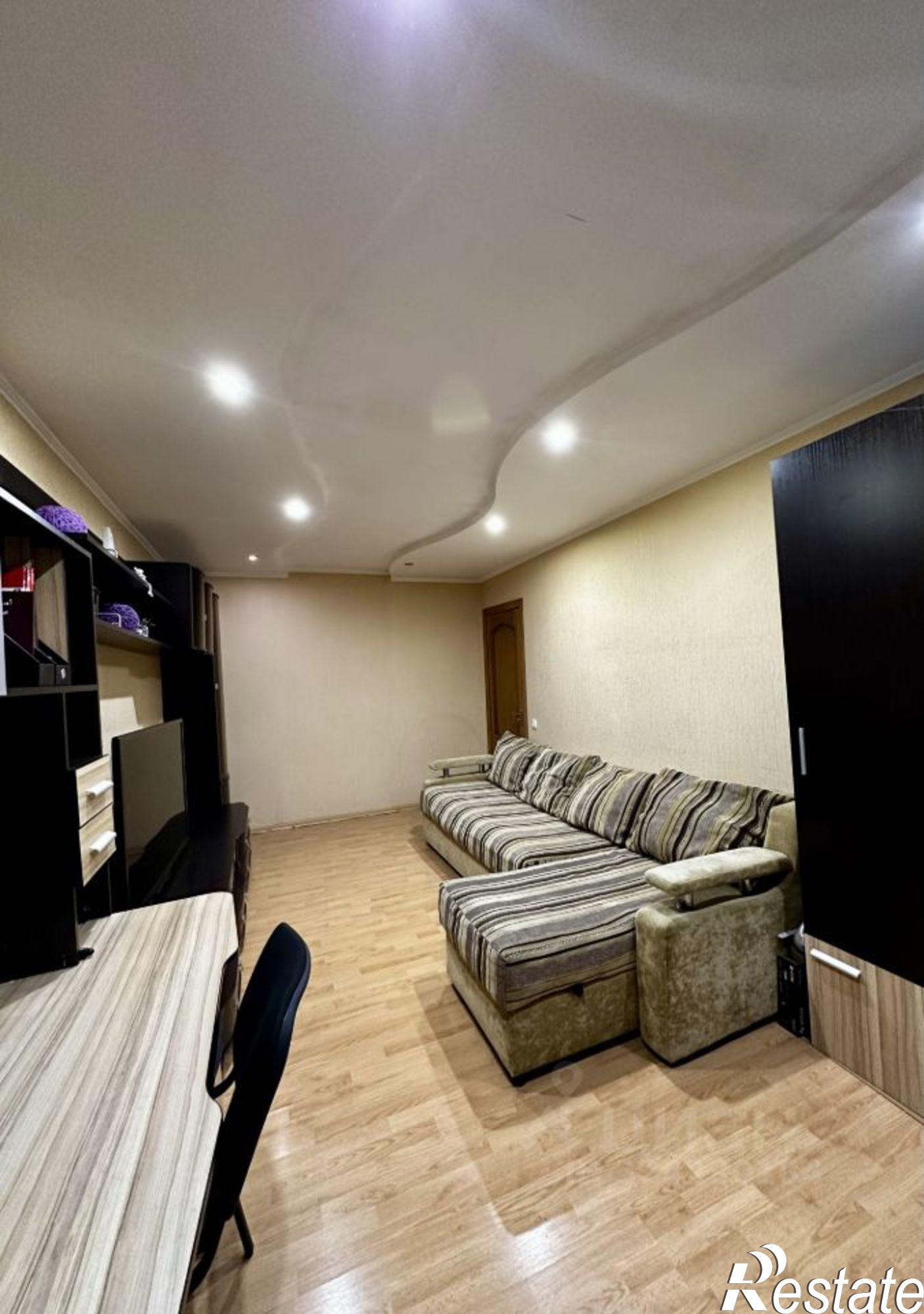 Купить квартиру за 4 500 000 рублей на пр-кт Б.Хмельницкого, 150