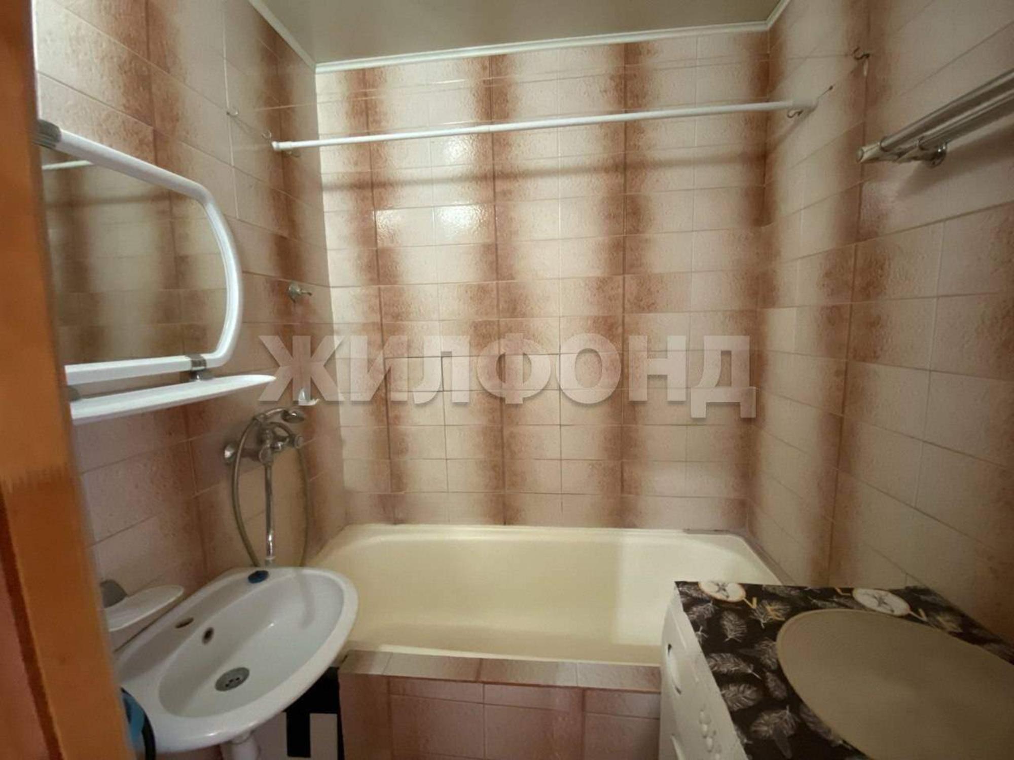 Сдать квартиру за 13 000 рублей на 60 лет Октября улица, д.10