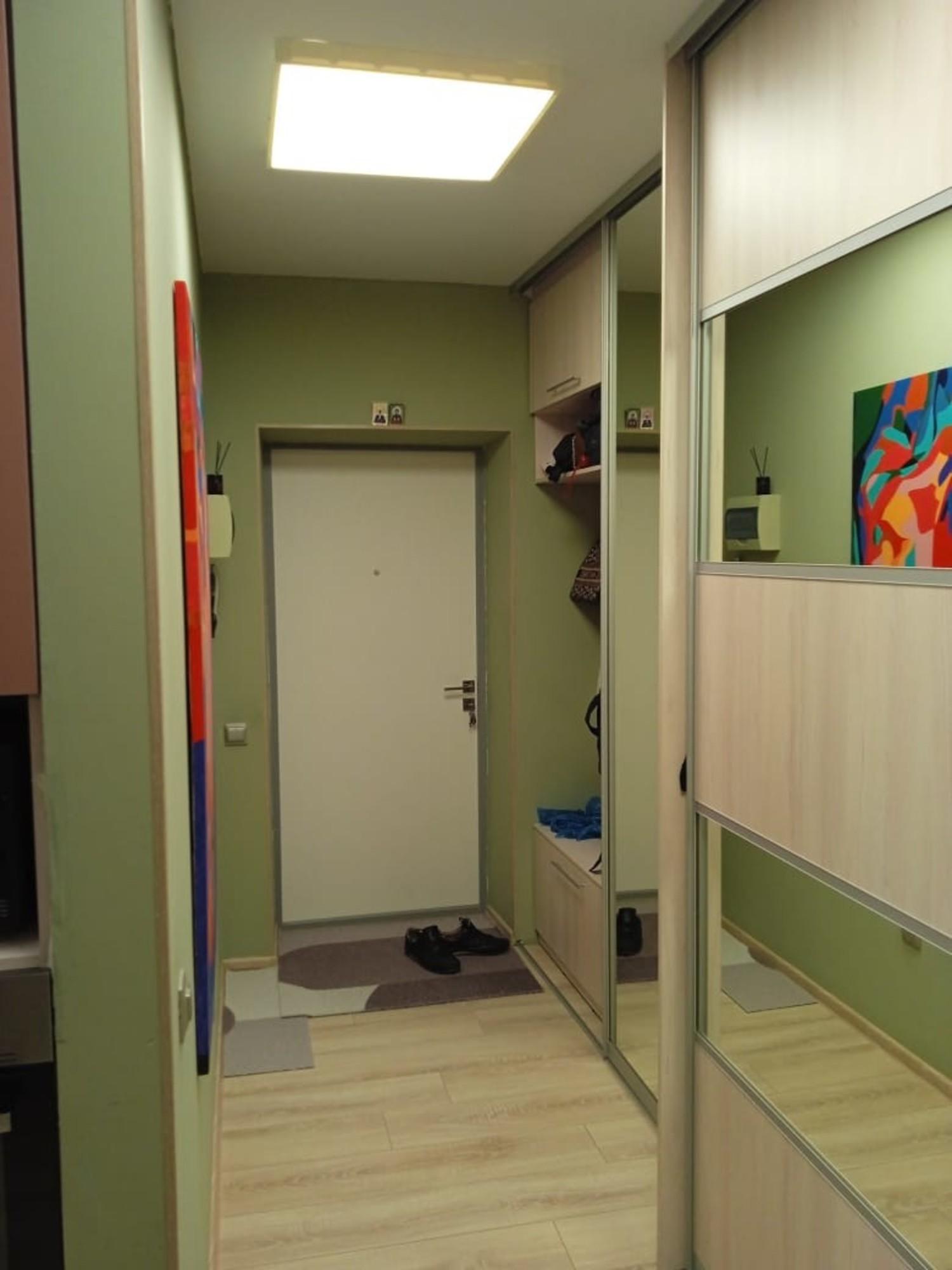 Купить студию за 4 500 000 рублей на Семейная улица, 25