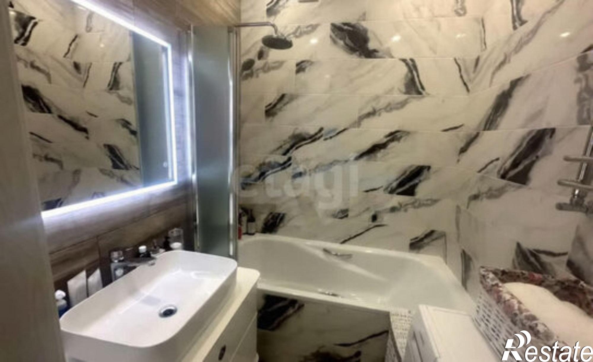 Купить квартиру за 12 500 000 рублей на улица Есенина, 48