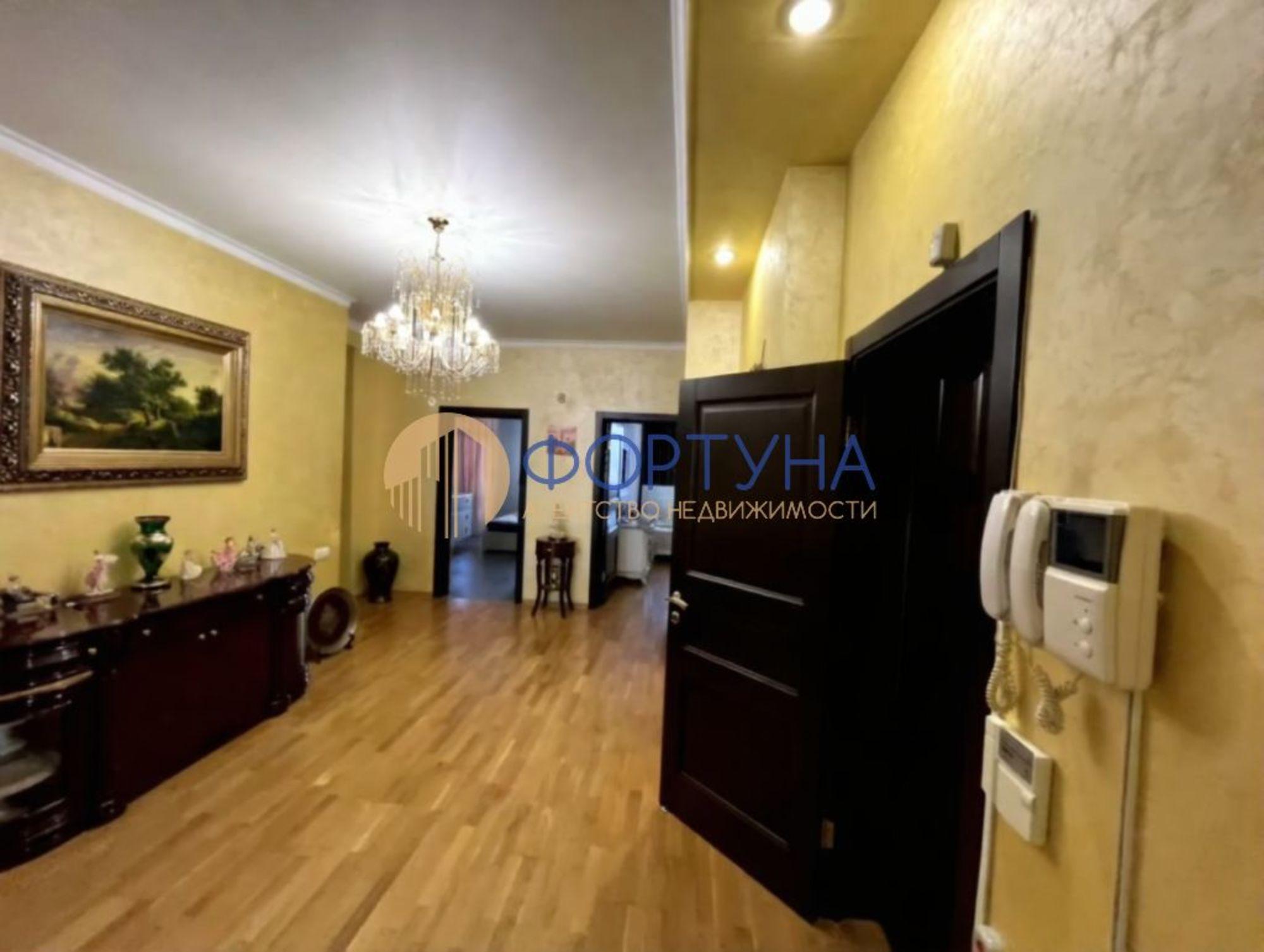 Купить квартиру за 17 500 000 рублей на Гостенская ул, 4
