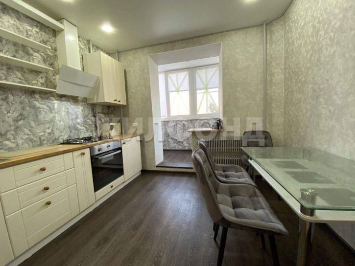 2-комн квартира Есенина улица, д.36