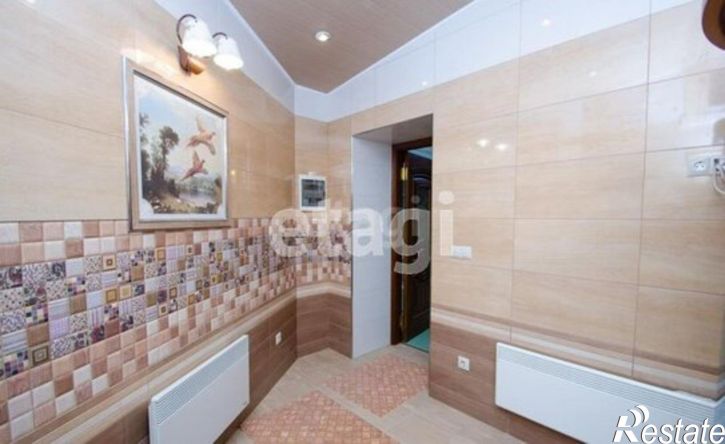5-комн квартира улица Костюкова, 36Б,  д. 36Б