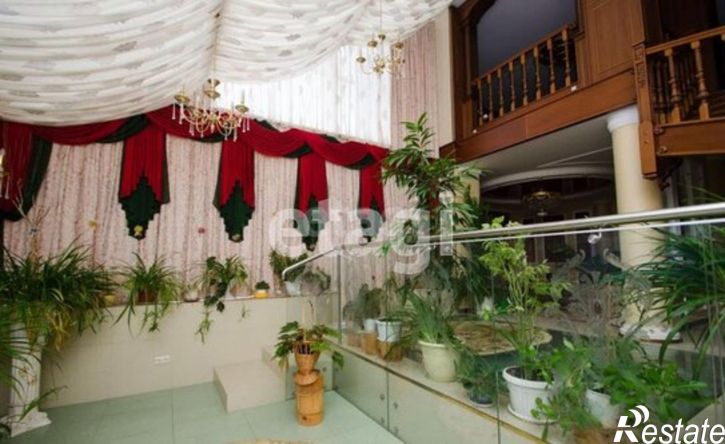 5-комн квартира улица Костюкова, 36Б,  д. 36Б