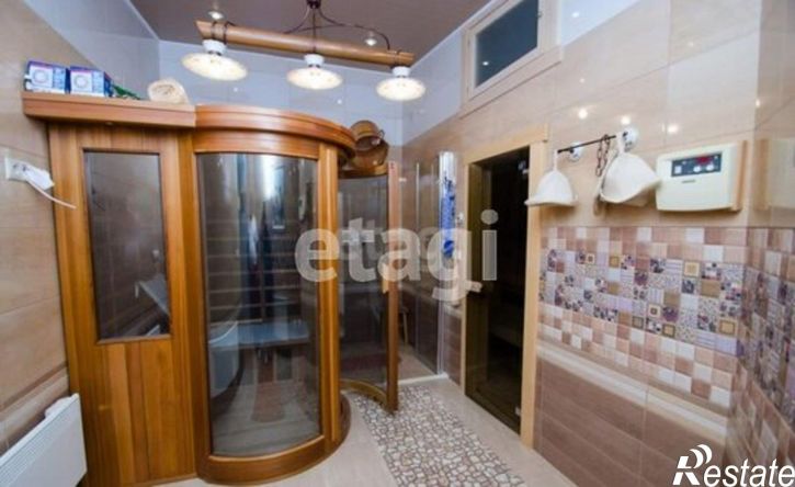 5-комн квартира улица Костюкова, 36Б,  д. 36Б