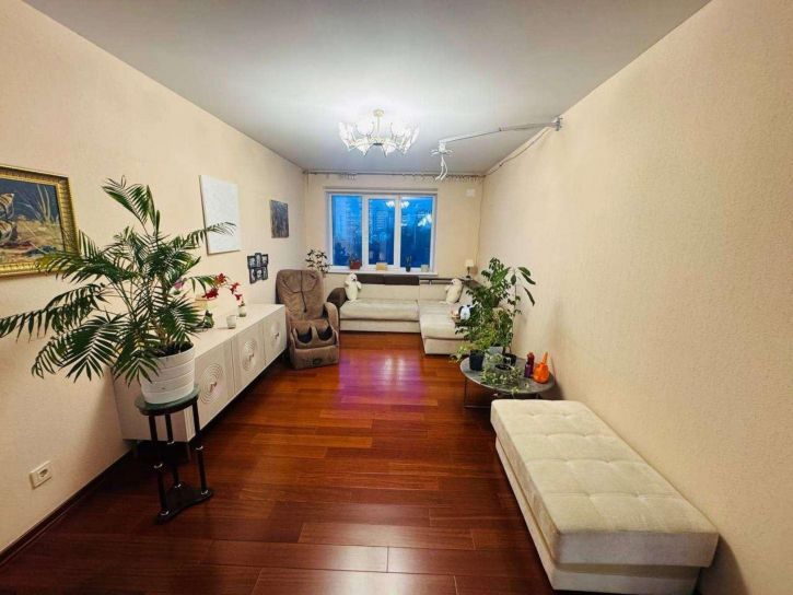 5-комн квартира 3 Интернационала улица, 70