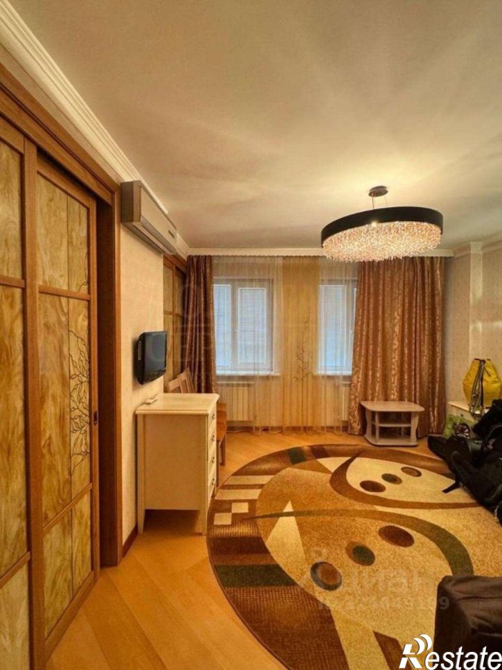 4-комн квартира улица Костюкова, 36В,  д. 36В