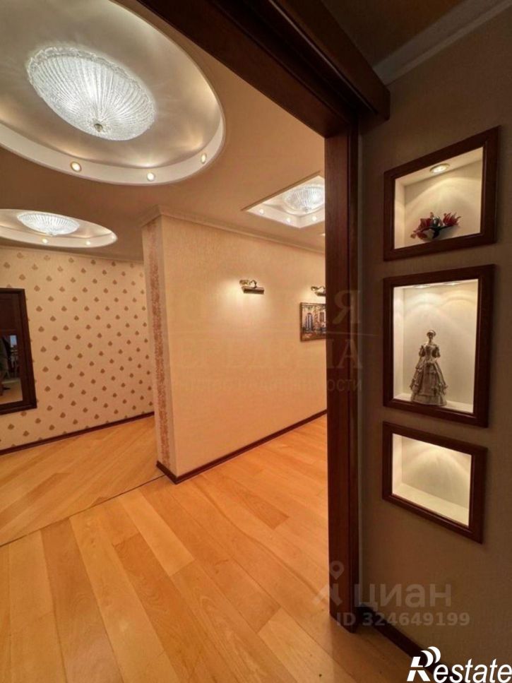 4-комн квартира улица Костюкова, 36В,  д. 36В