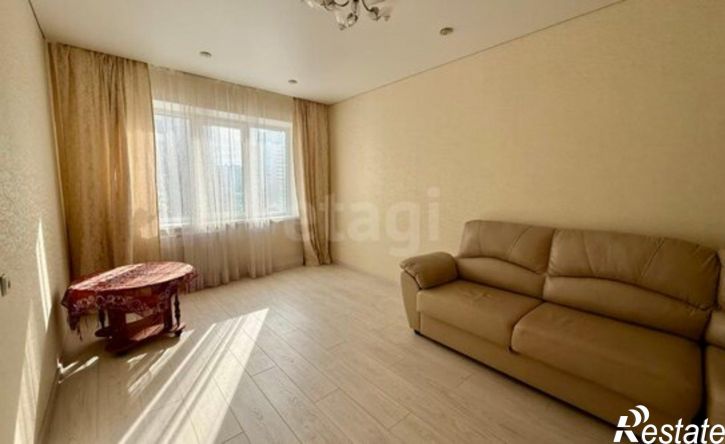 3-комн квартира б-р Юности, 8,  д. 8