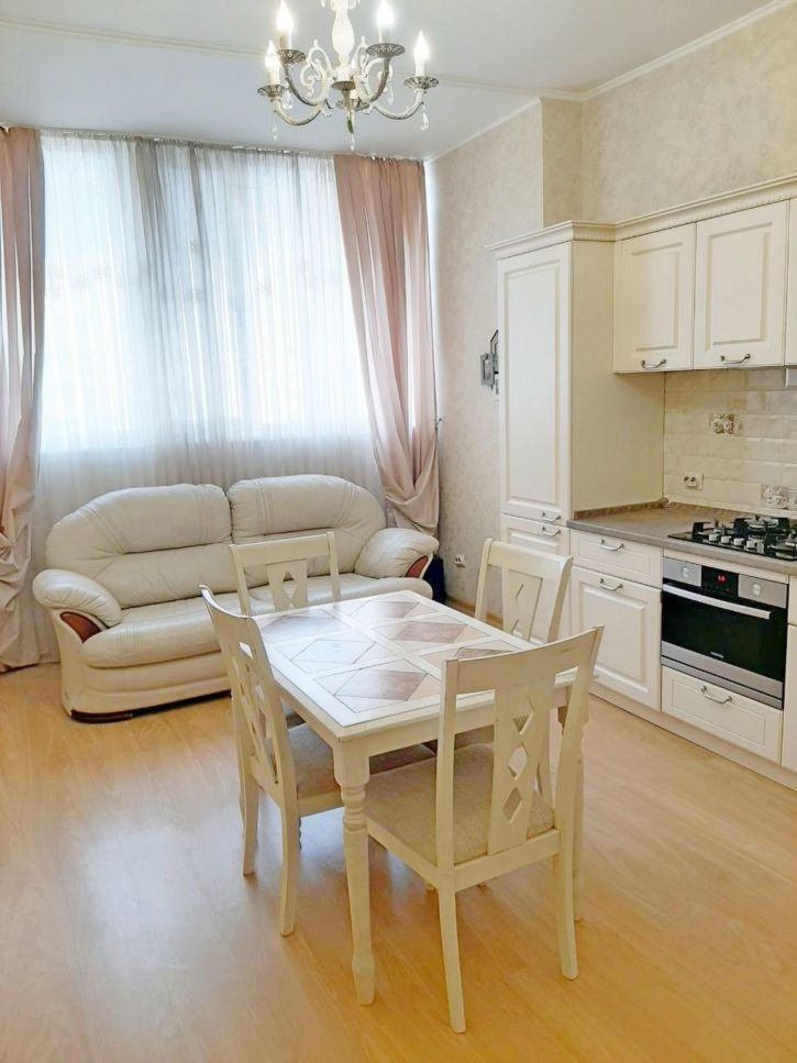 2-комн квартира Толстого улица, 37