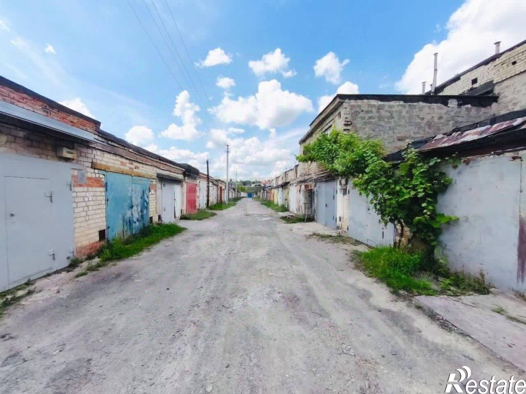 Купить гараж, место в паркинге за 251 412 рублей