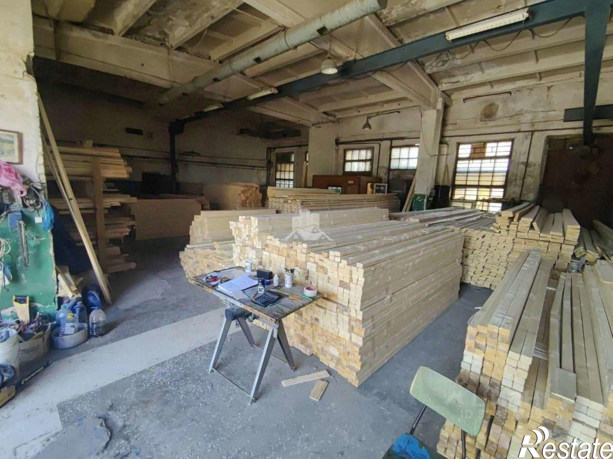 Купить торговое помещение за 3 174 000 рублей на ул Коммунальная, 4